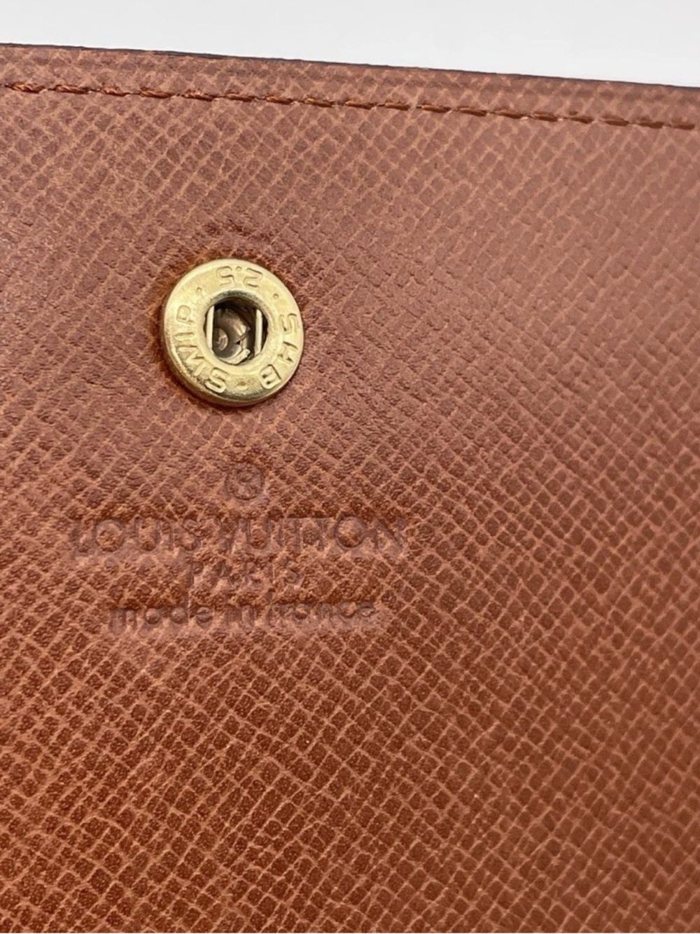 Louis Vuitton Monogram Canvas
Sarah Wallet - Picture 10 of 12